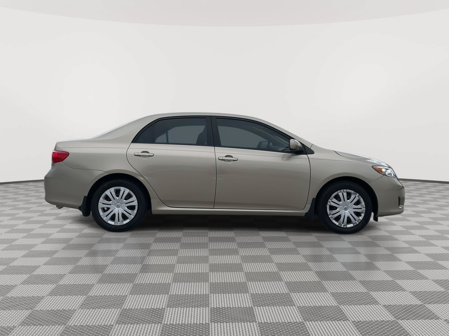 Used 2009 Toyota Corolla FWD image 2