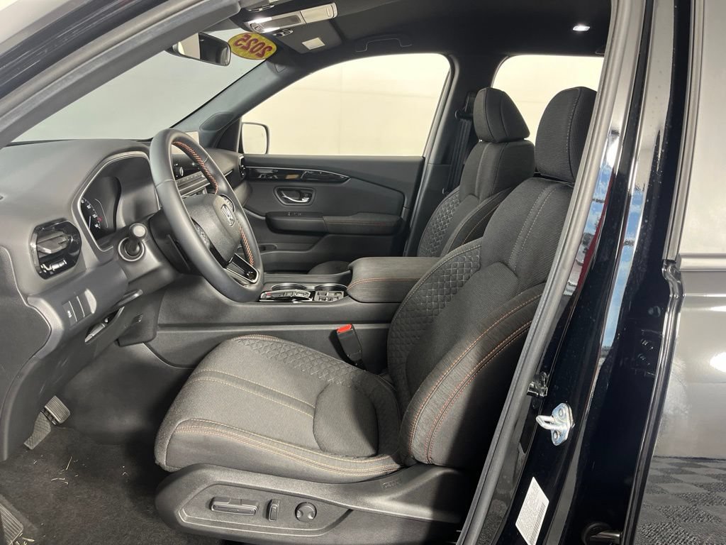 Certified 2025 Honda Pilot Sport image 20
