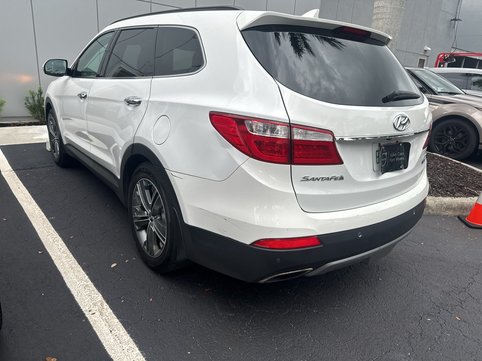 Used 2016 Hyundai Santa Fe Limited w/ Option Group 04 AWD/4WD image 4