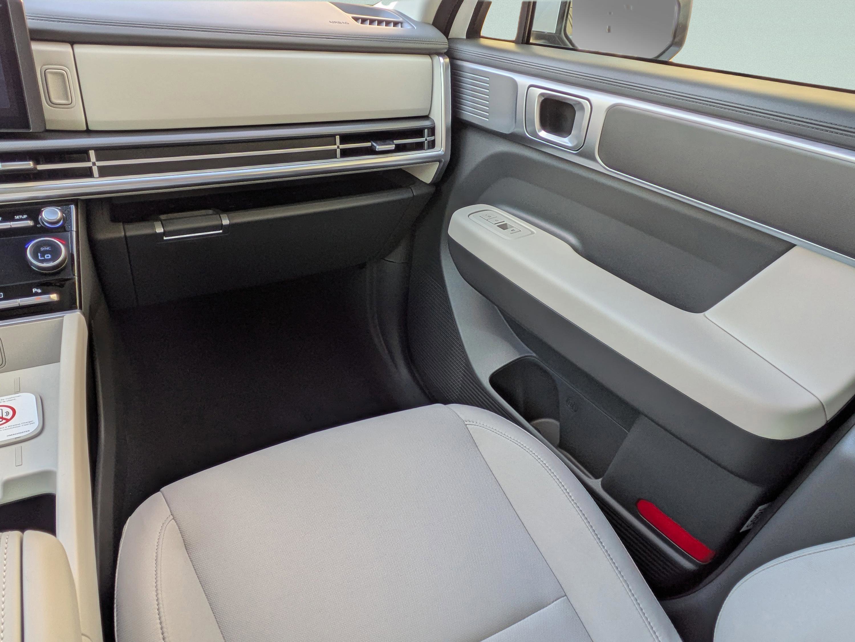 New 2026 Hyundai Santa Fe SE image 18