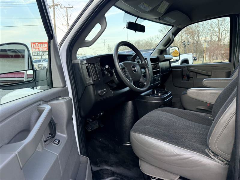 Used 2019 GMC Savana 2500 w/ Driver Convenience Package RWD image 17