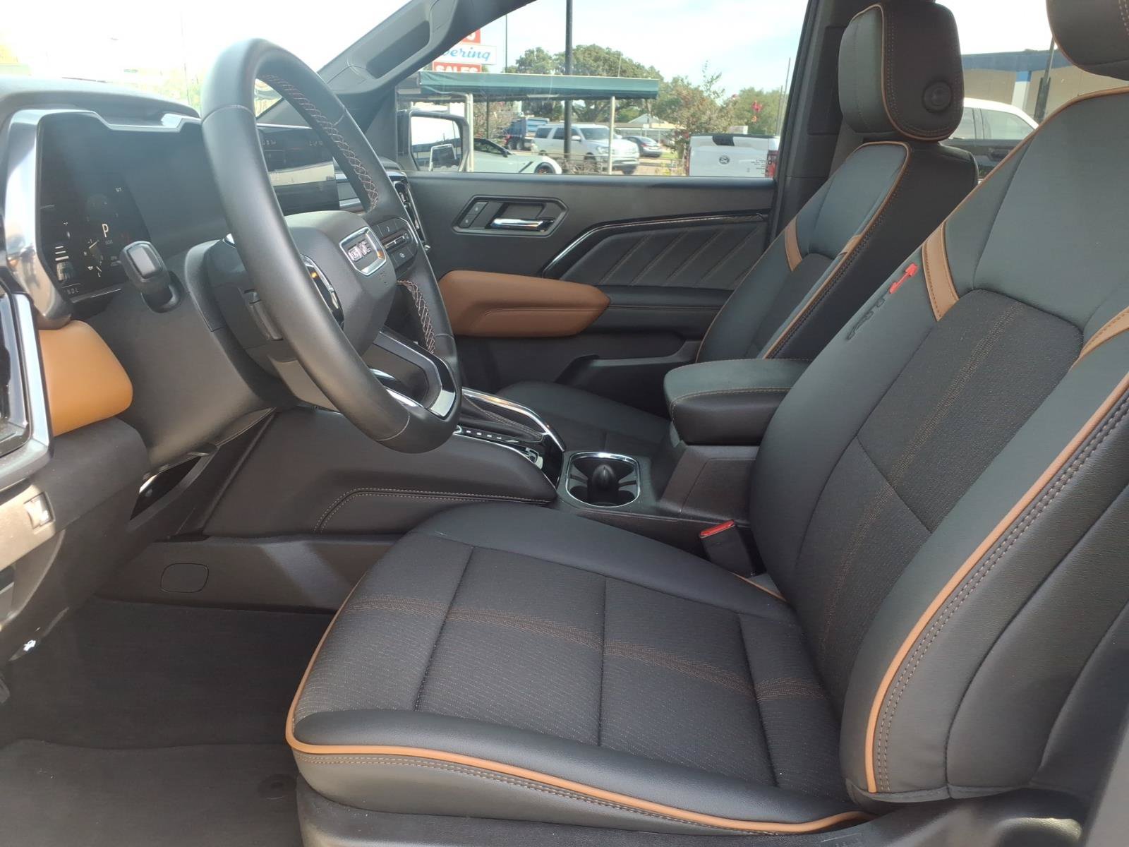 Used 2025 GMC Canyon AT4 AWD/4WD image 22
