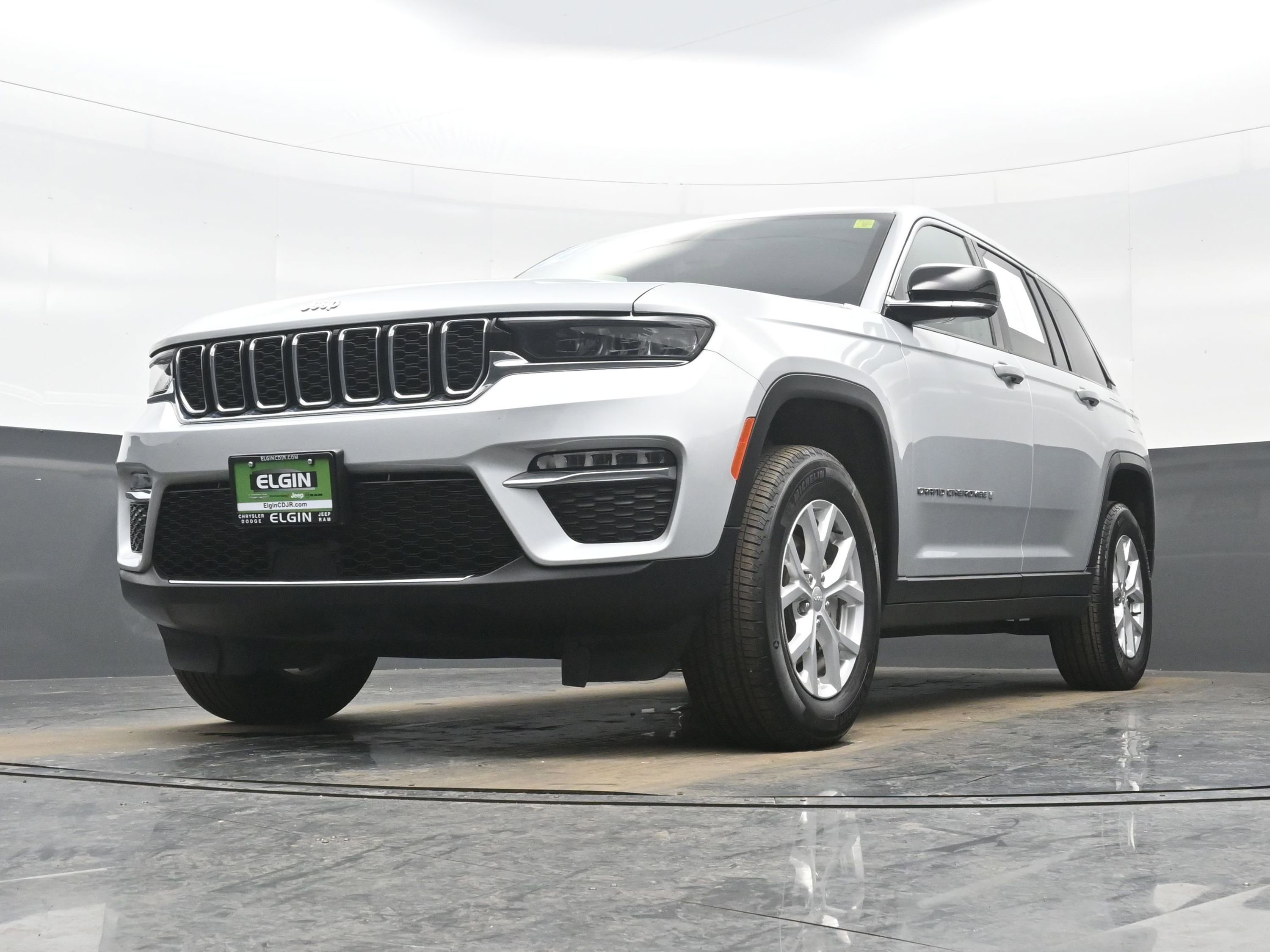 Used 2024 Jeep Grand Cherokee Limited image 25