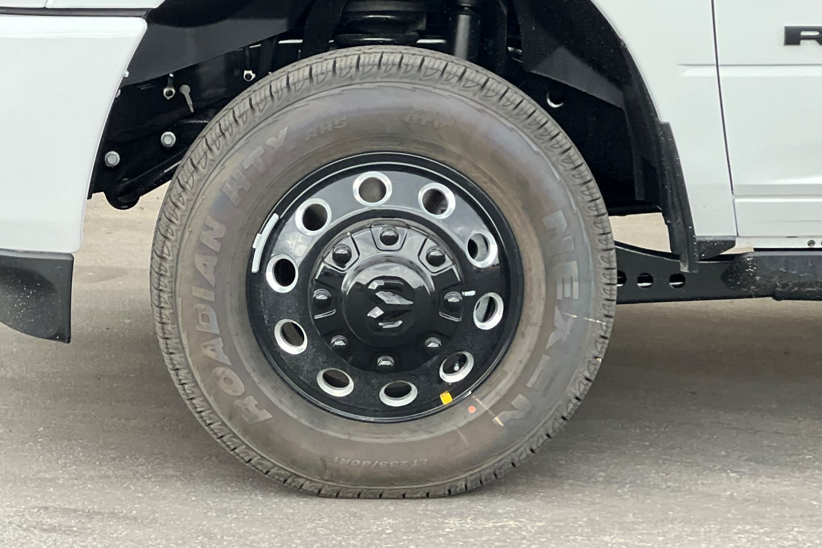 New 2026 RAM 3500 Laramie AWD/4WD image 27