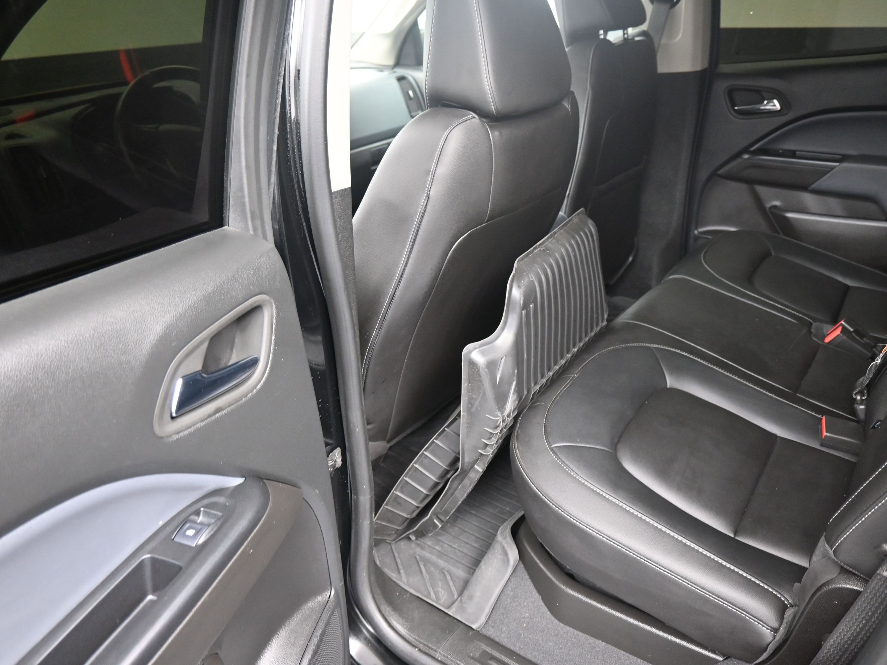 Used 2022 Chevrolet Colorado Z71 w/ Z71 Midnight Edition image 17