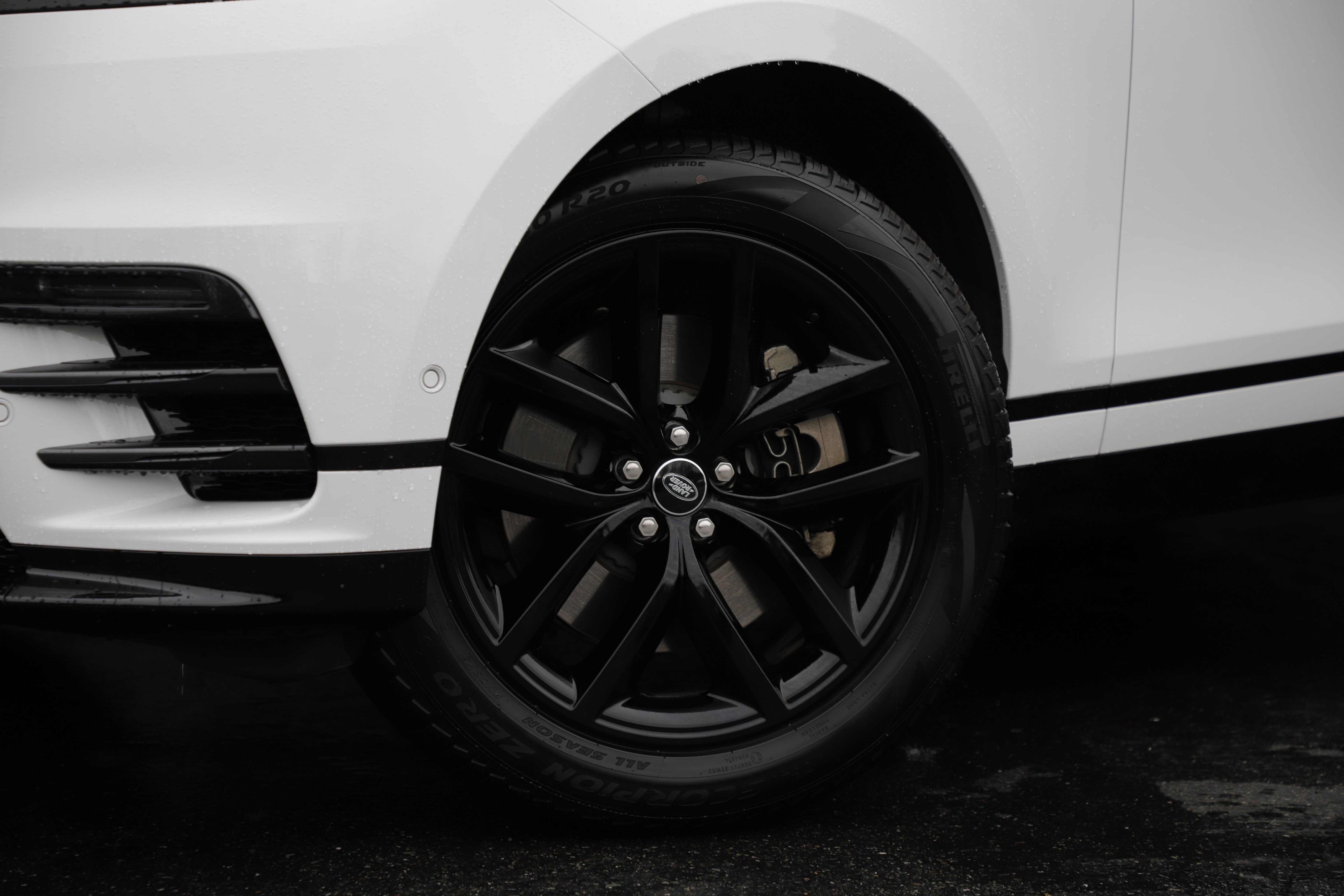 Certified 2026 Land Rover Range Rover Velar Dynamic SE AWD/4WD image 2