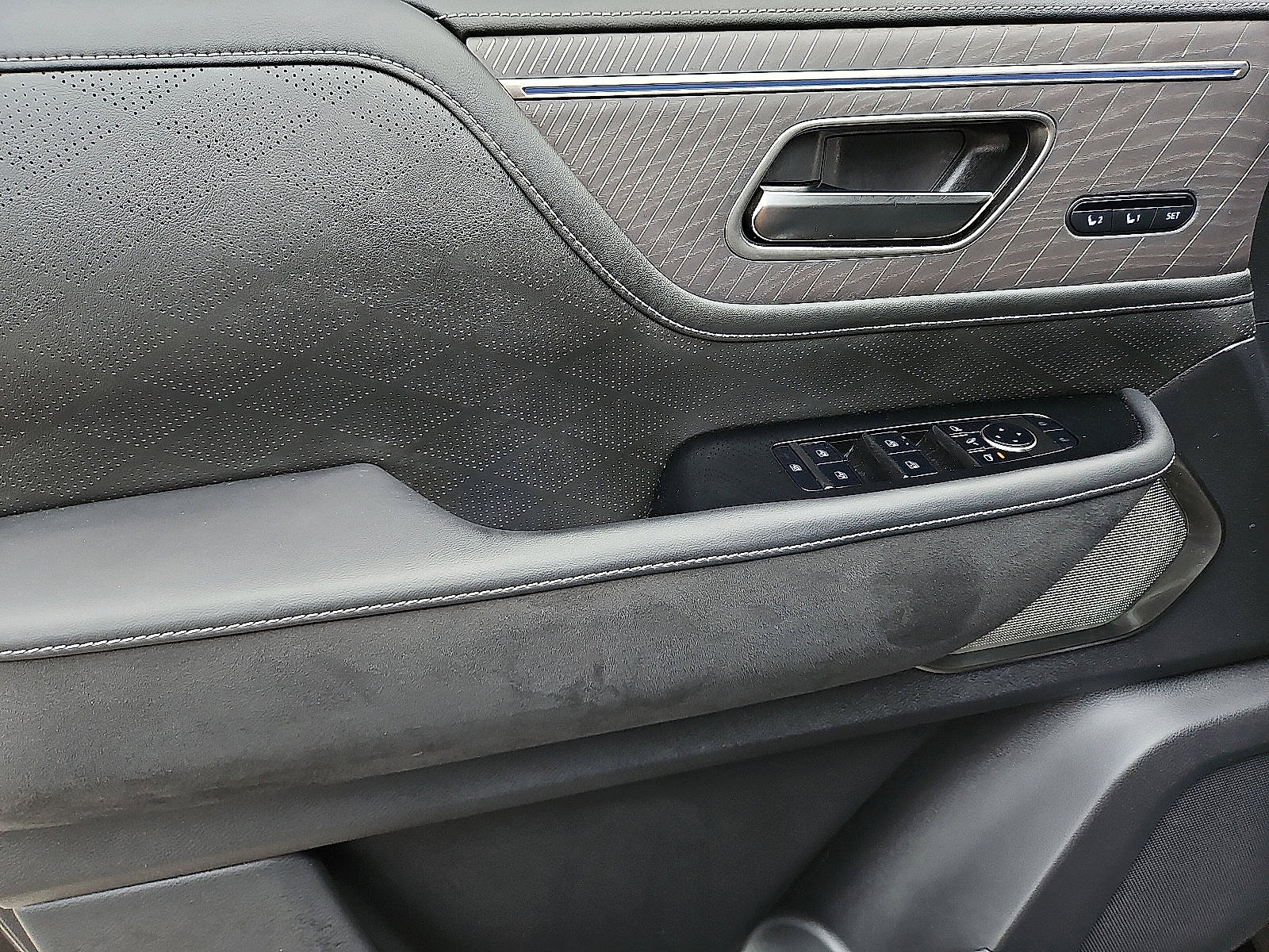 Certified 2025 INFINITI QX80 Autograph image 12