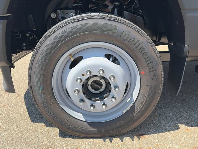 New 2026 Ford F550 4x4 Crew Cab image 23