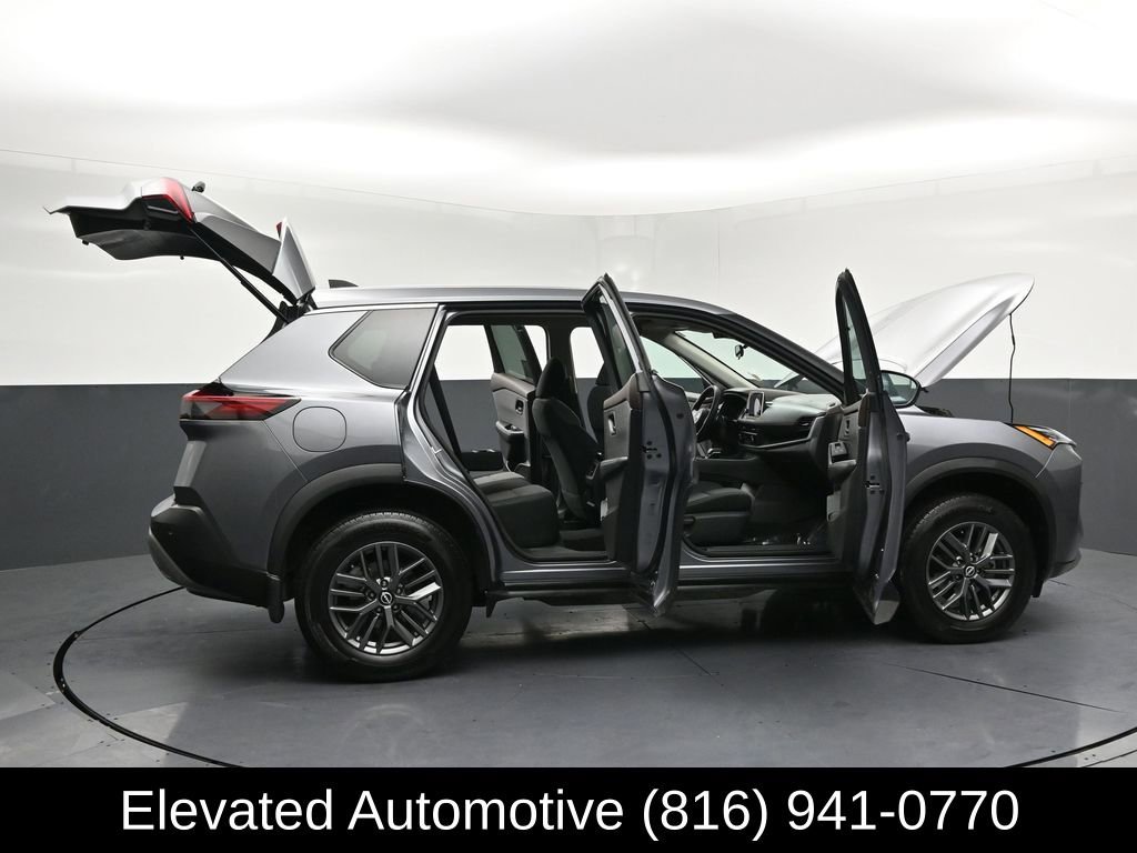 Used 2022 Nissan Rogue S image 33