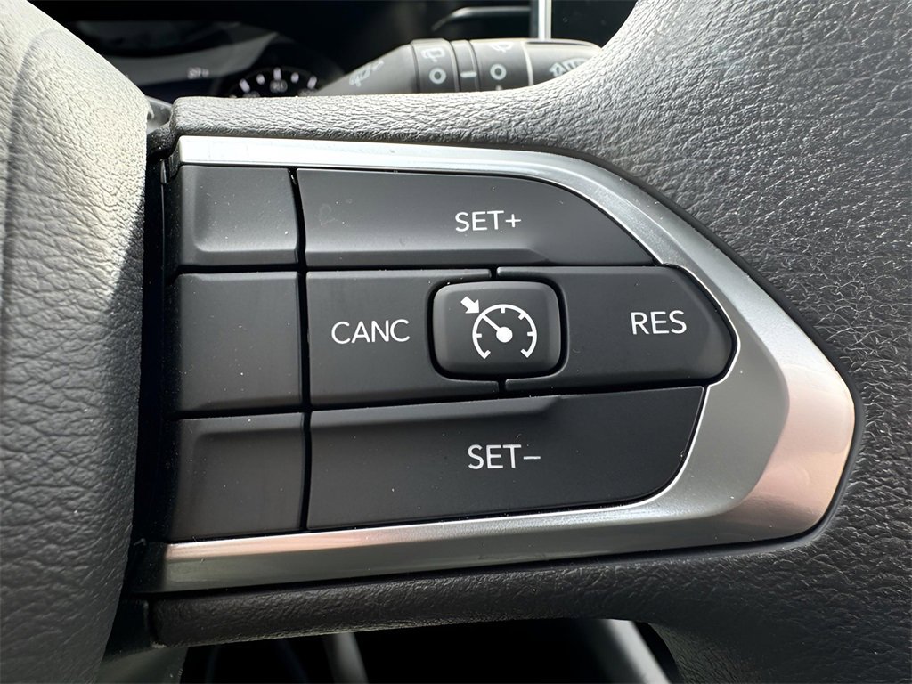 Used 2025 Jeep Compass Sport image 20