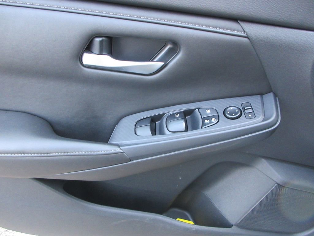 Used 2023 Nissan Sentra SV image 21