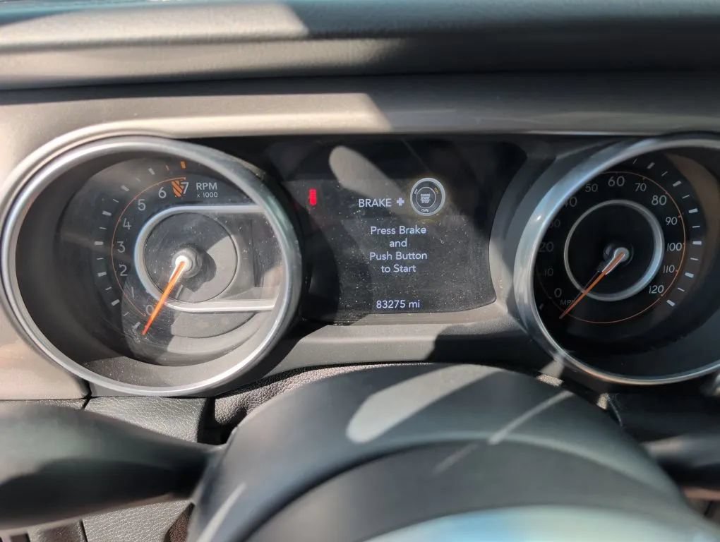 Used 2018 Jeep Wrangler Unlimited Sahara AWD/4WD image 12