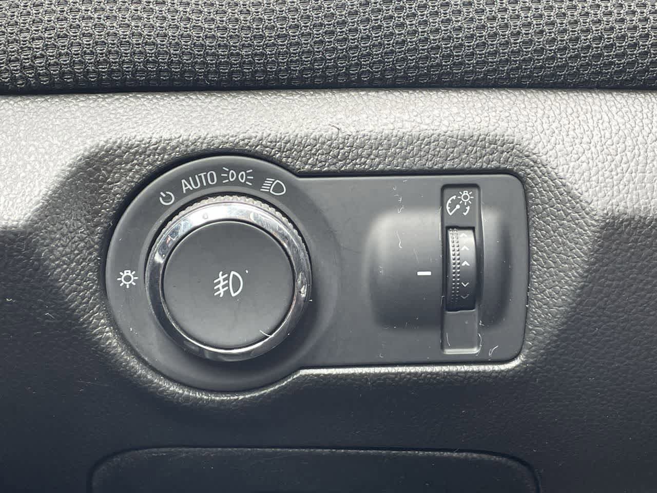 Used 2014 Chevrolet Cruze LTZ w/ Enhanced Safety Package FWD image 25