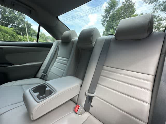 Used 2015 Toyota Camry XLE w/ Convenience Package FWD image 16