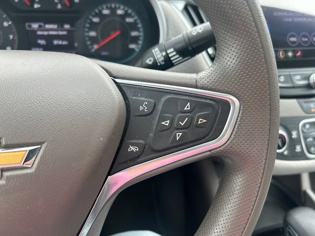 Used 2022 Chevrolet Malibu LT FWD image 35