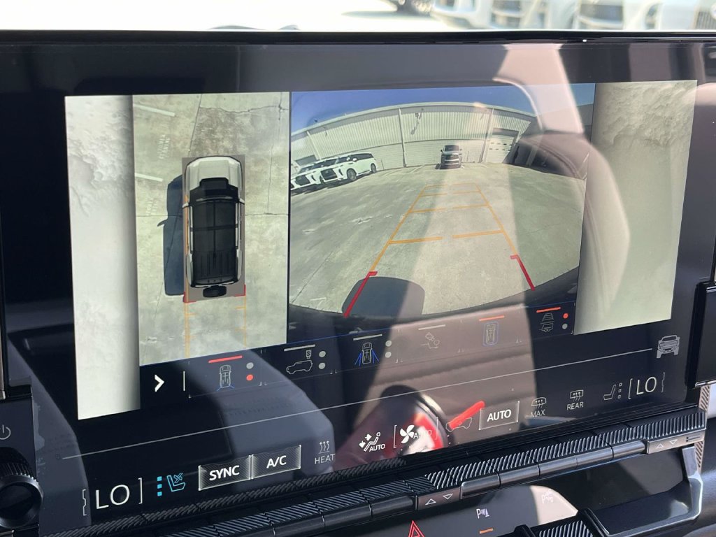 Used 2025 GMC Hummer EV 2X AWD/4WD image 24