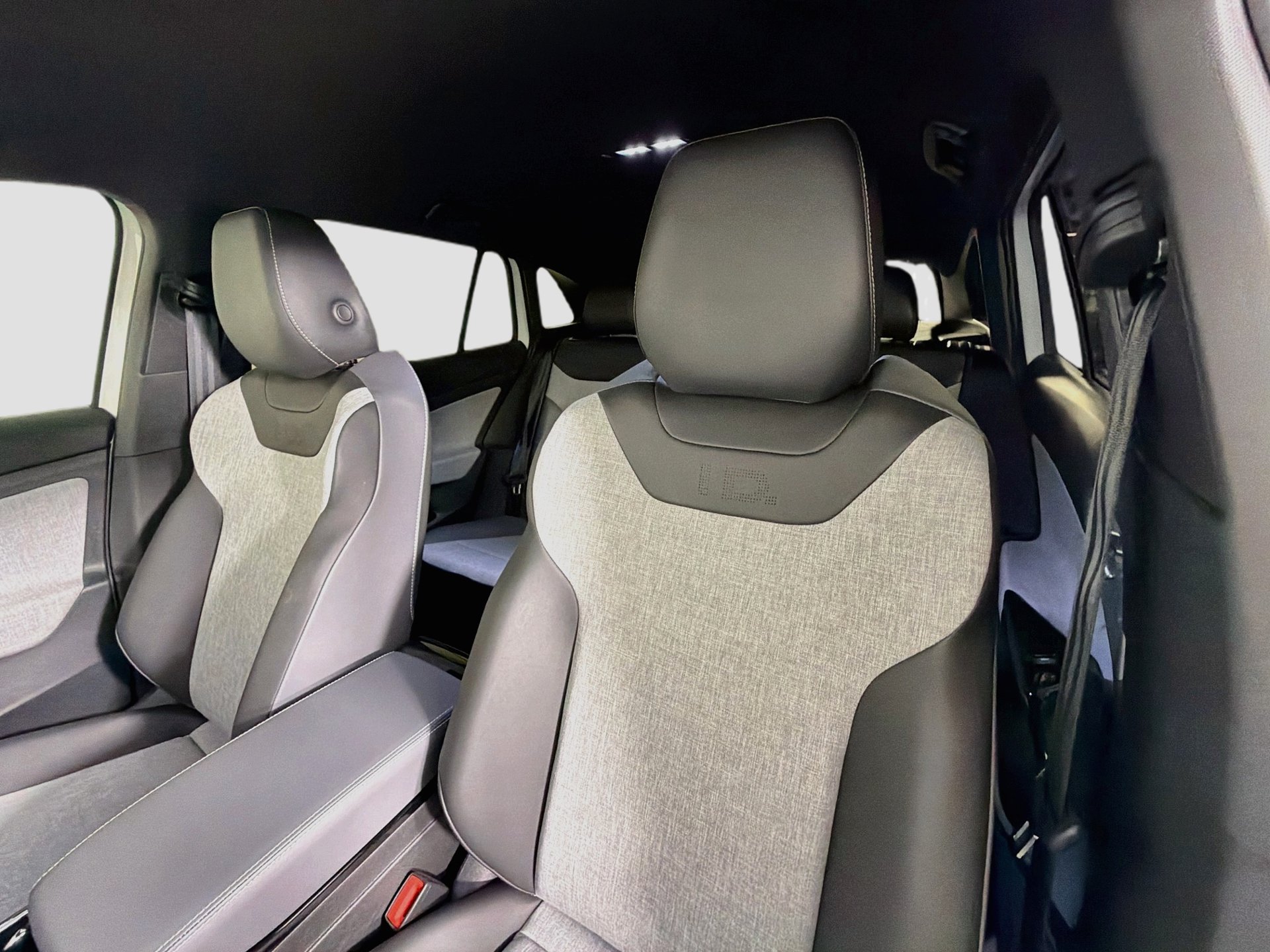 Certified 2025 Volkswagen ID.4 Pro RWD image 20