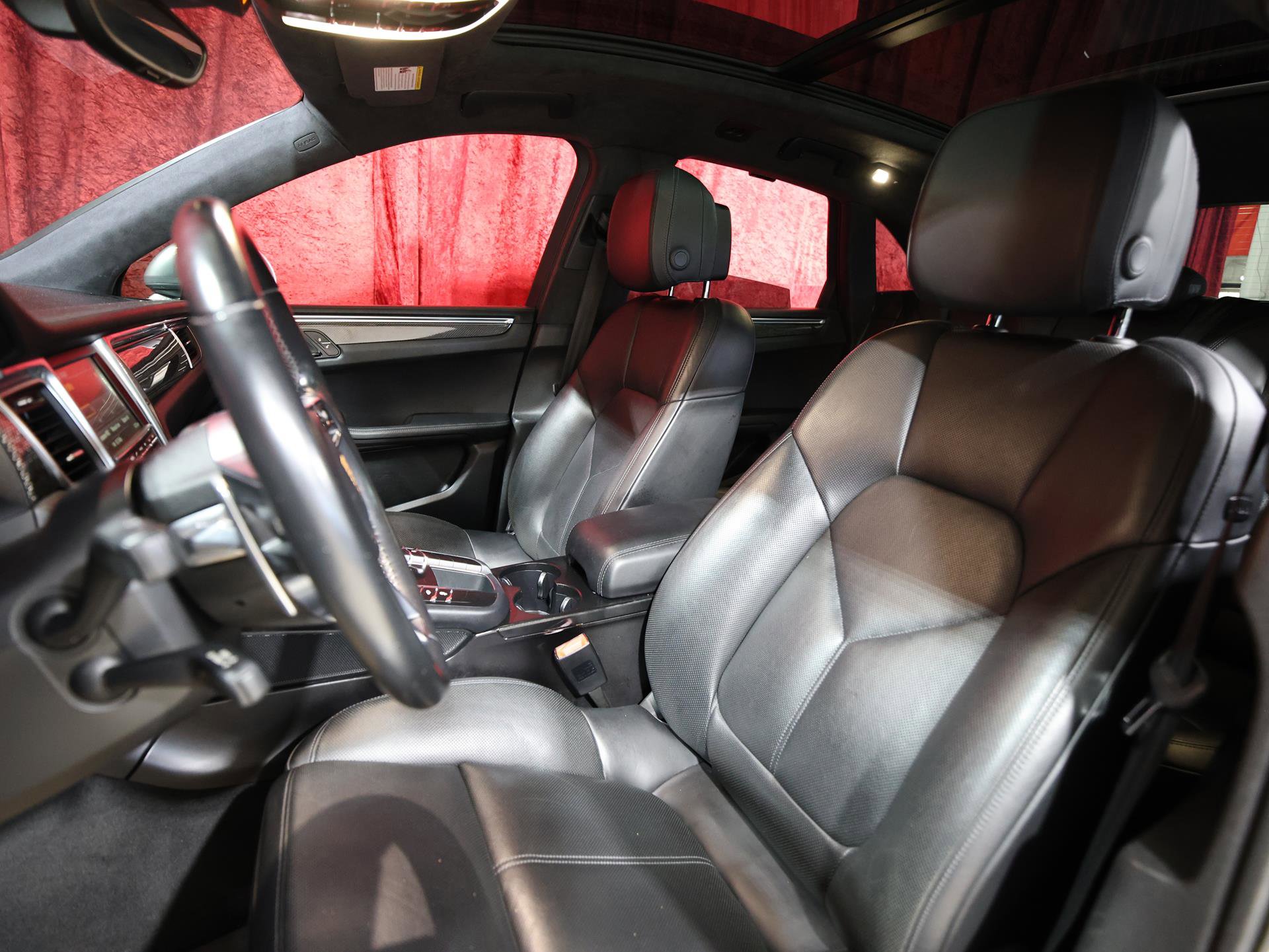 Used 2015 Porsche Macan Turbo AWD/4WD image 13