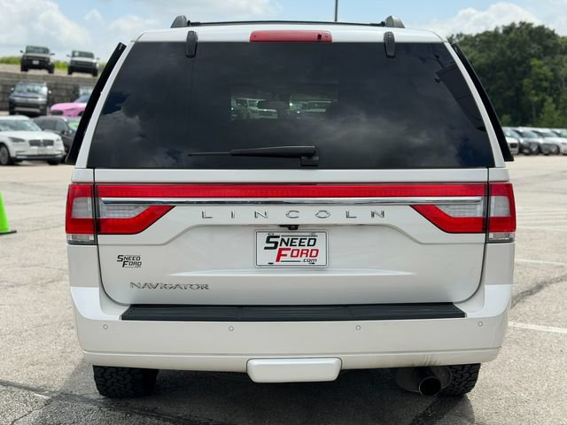 Used 2017 Lincoln Navigator Select AWD/4WD image 6