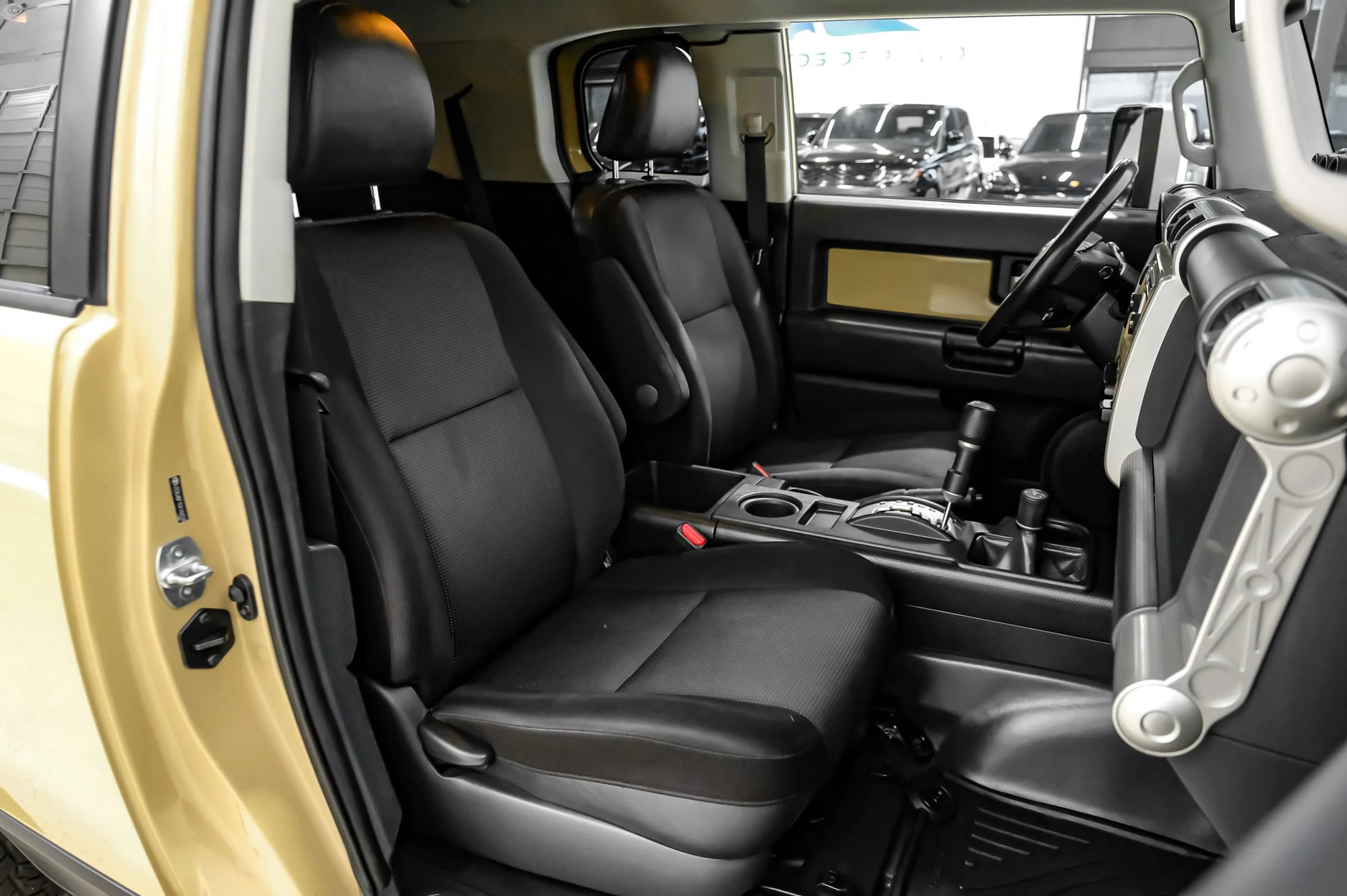 Used 2014 Toyota FJ Cruiser 4WD w/ Upgrade Package image 35