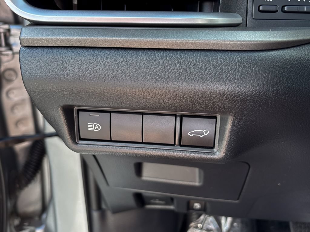 Used 2025 Toyota Grand Highlander AWD image 25