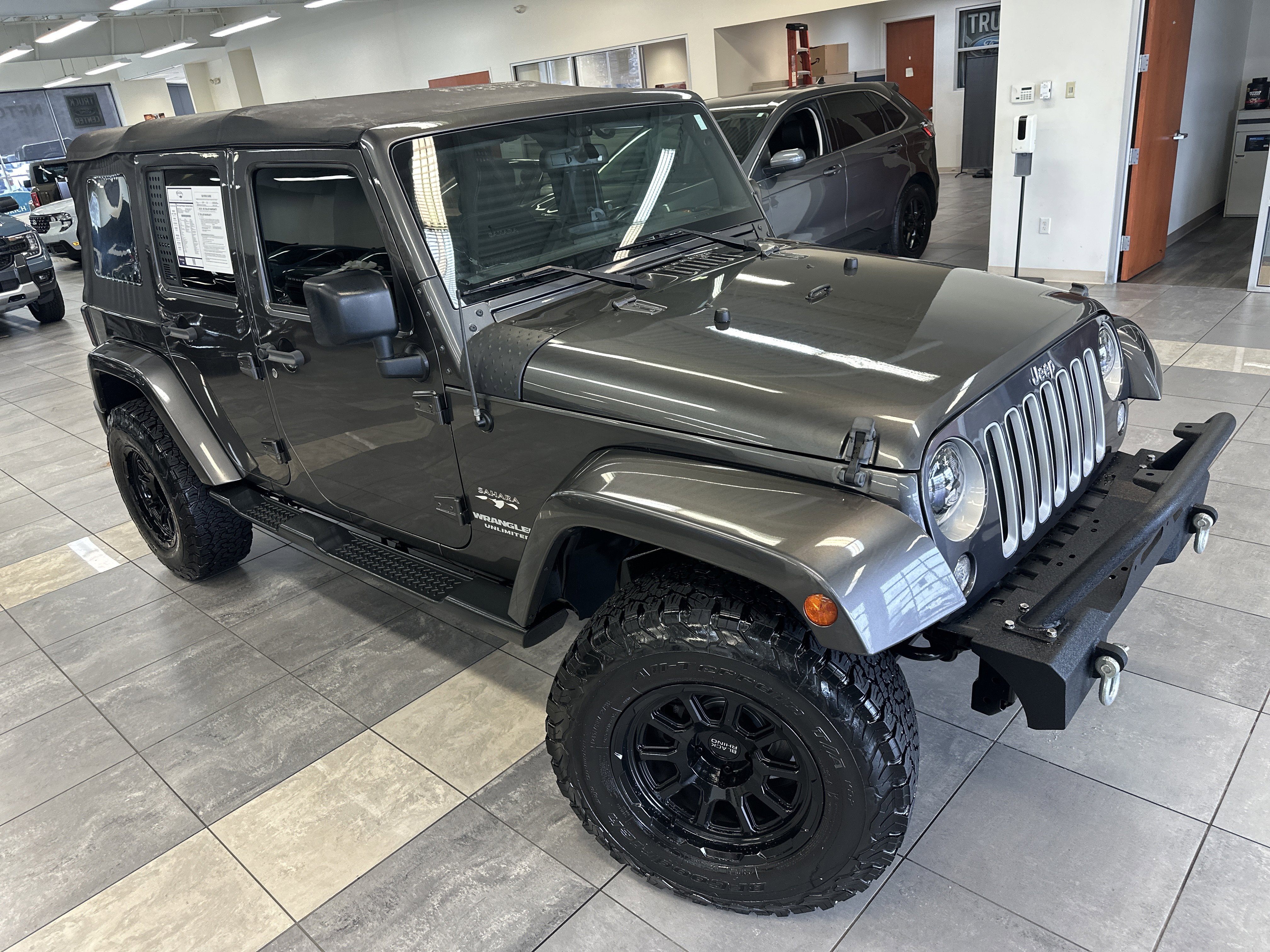 Used 2016 Jeep Wrangler Unlimited Sahara w/ Dual Top Group image 10
