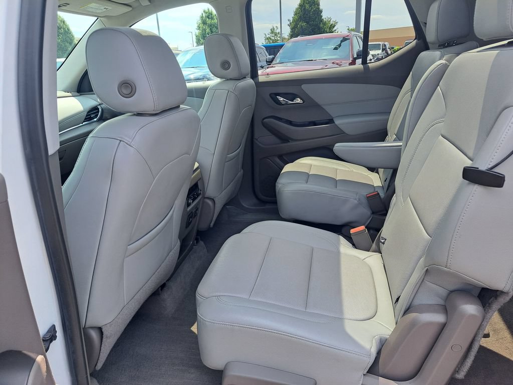Used 2019 Chevrolet Traverse Premier w/ Driver Confidence II Package FWD image 32