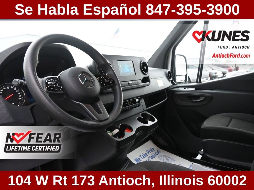 Used 2024 Mercedes-Benz Sprinter 2500 image 20