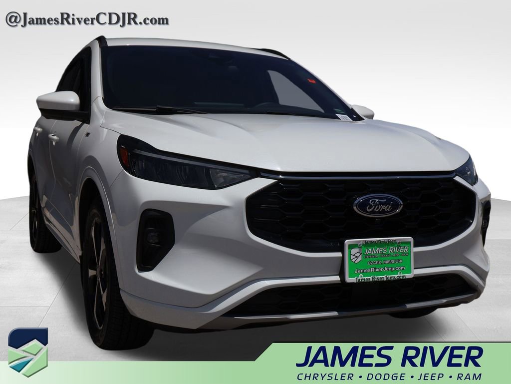 Used 2023 Ford Escape ST-Line Select w/ Tech Pack #2 AWD/4WD image 6