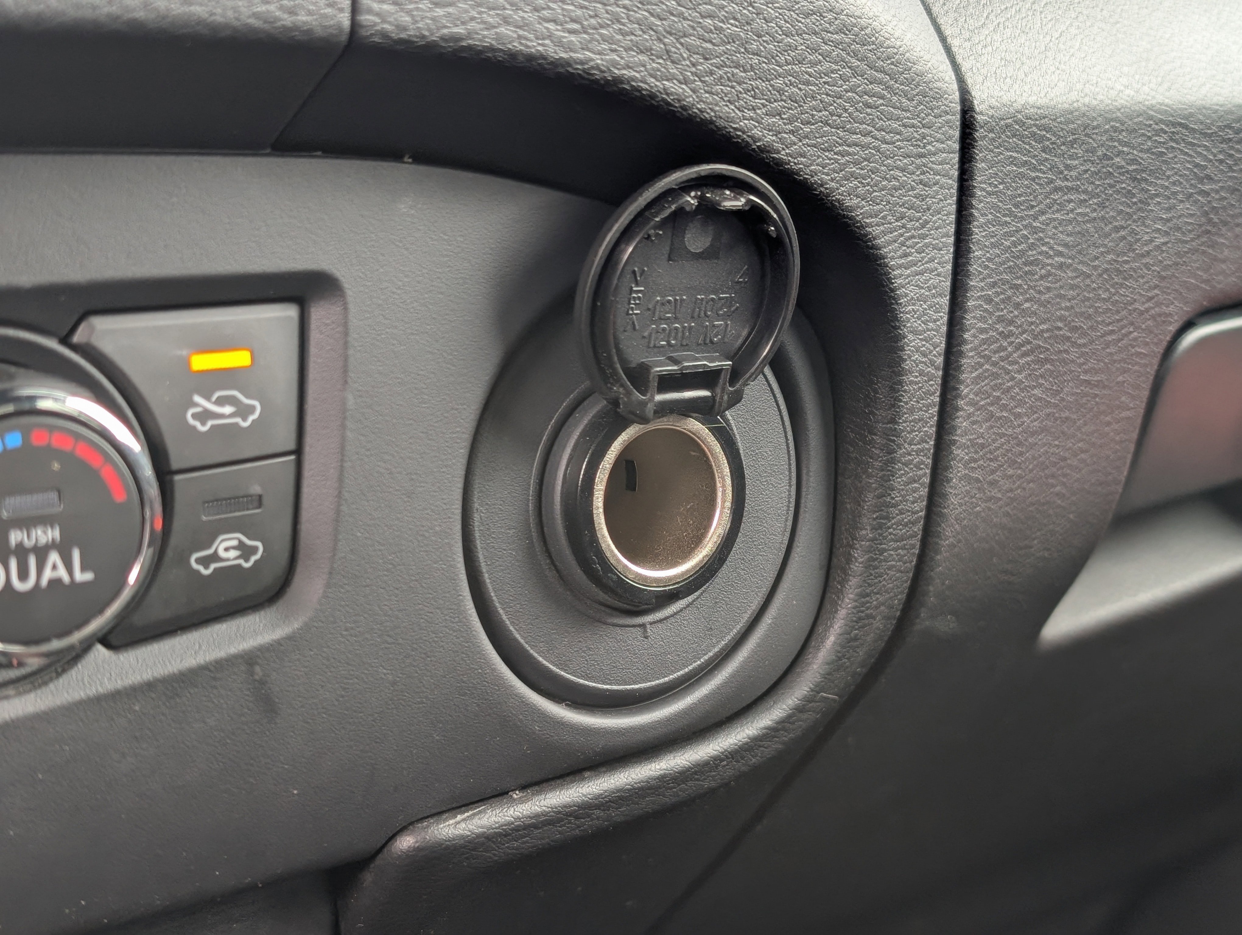 Used 2023 Nissan Frontier PRO-4X w/ Pro Convenience Package image 28