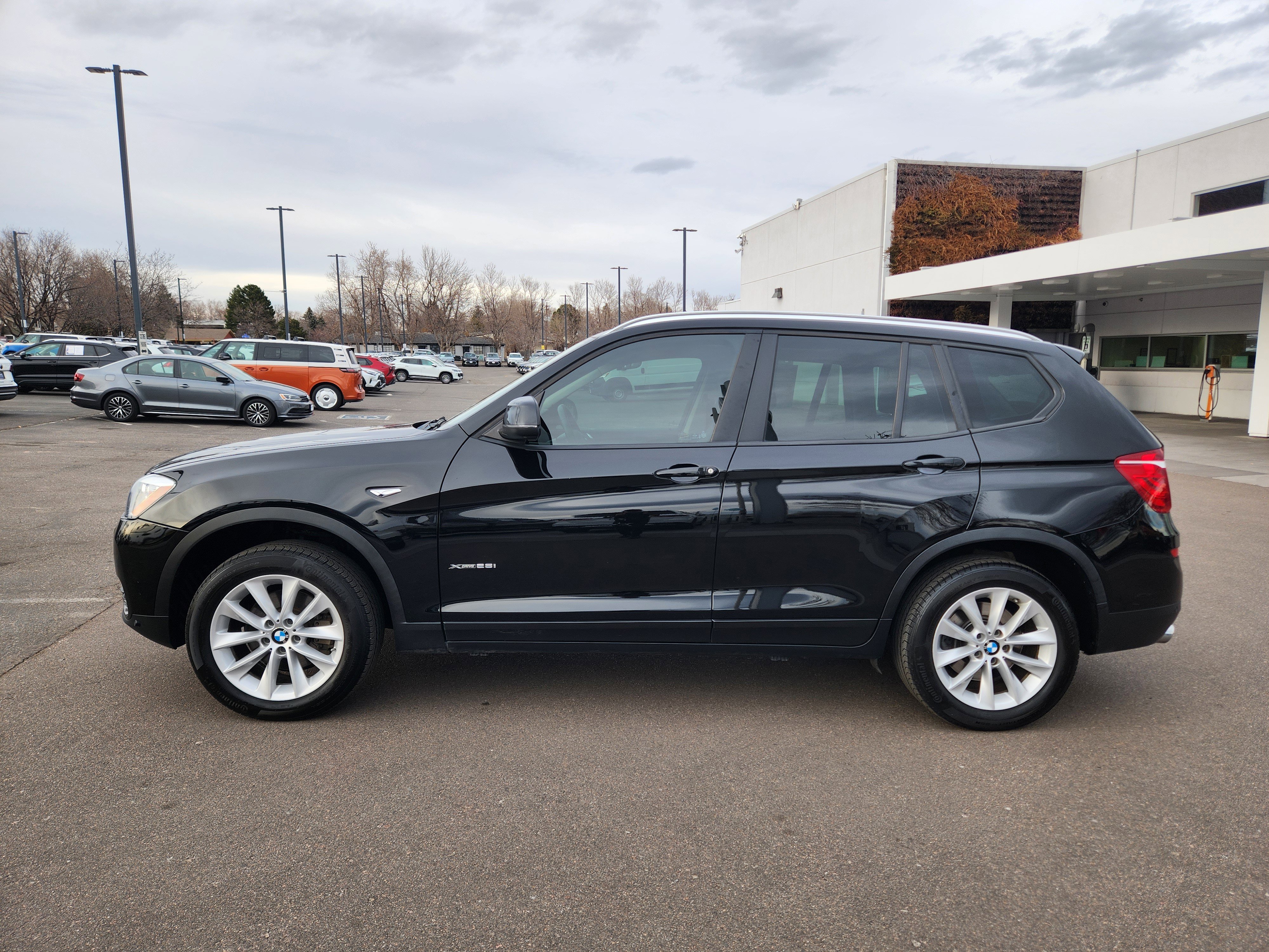 Used 2017 BMW X3 xDrive28i image 3