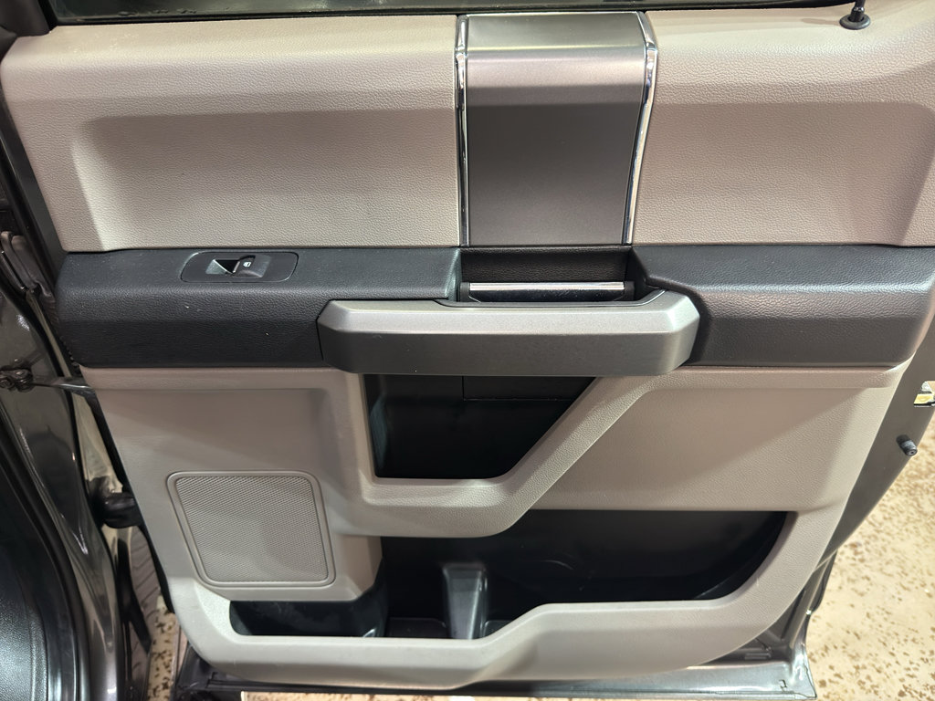 Used 2017 Ford F150 XLT w/ Equipment Group 302A Luxury AWD/4WD image 22