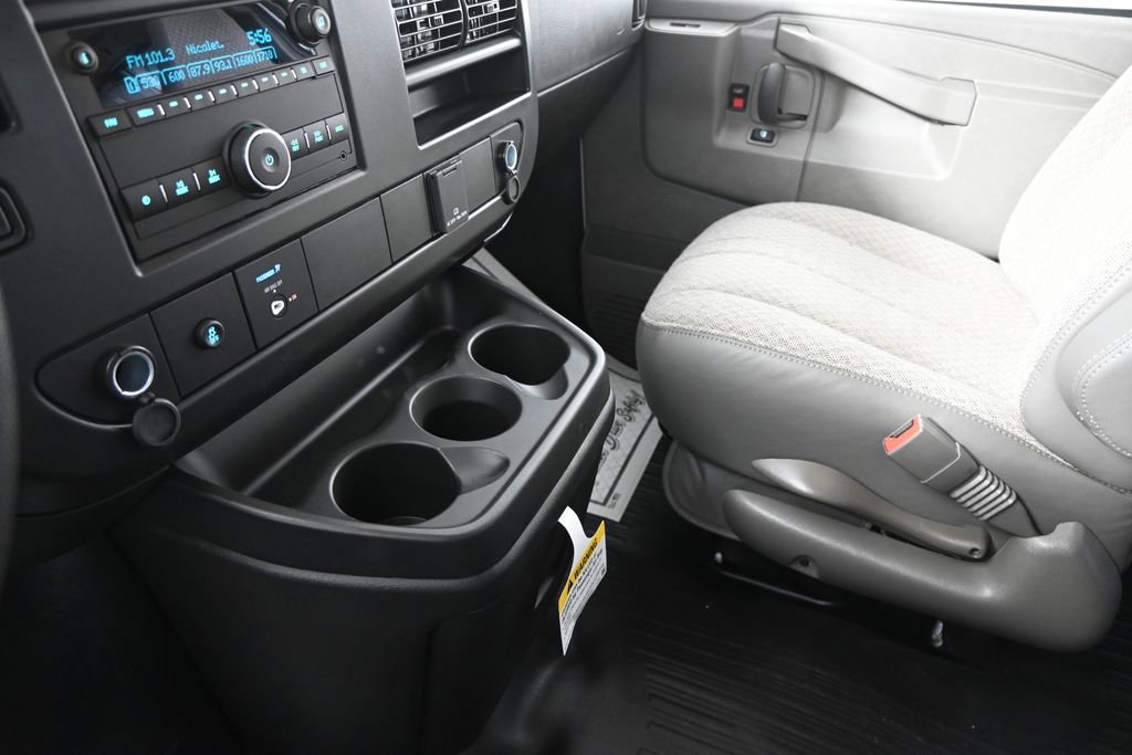 New 2026 Chevrolet Express 3500 image 31
