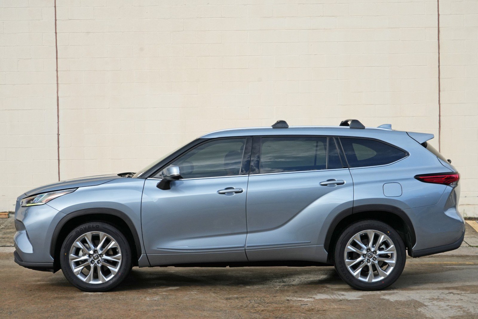 Used 2020 Toyota Highlander Limited FWD image 50