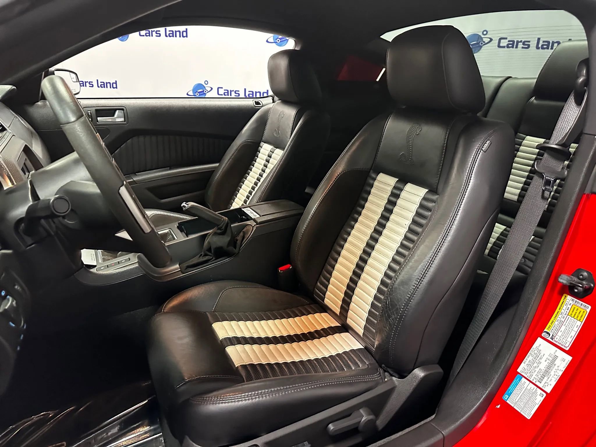 Used 2011 Ford Mustang Shelby GT500 w/ SVT Performance Pkg image 11