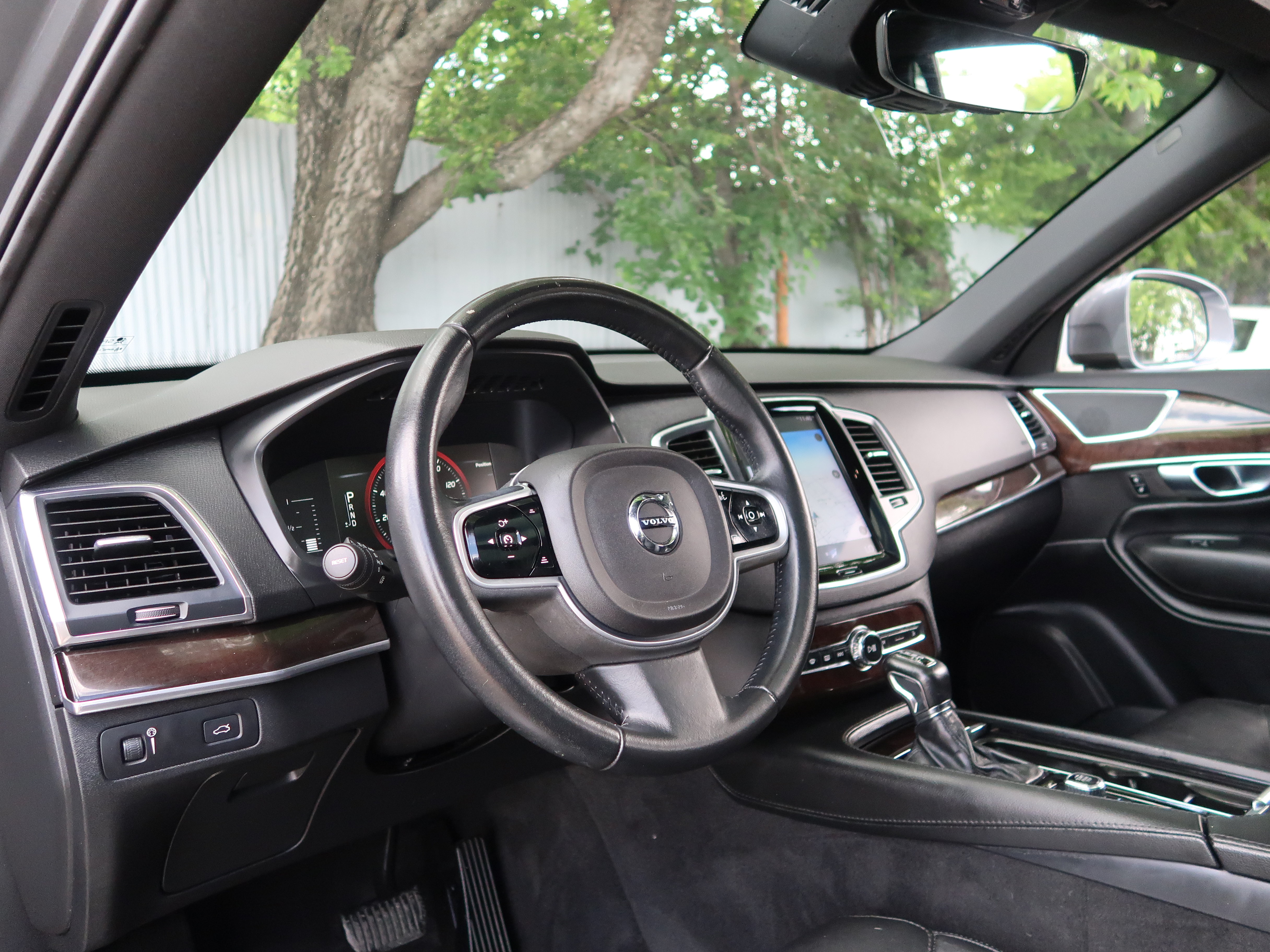 Used 2019 Volvo XC90 T5 Momentum w/ Protection Package Premier FWD image 27