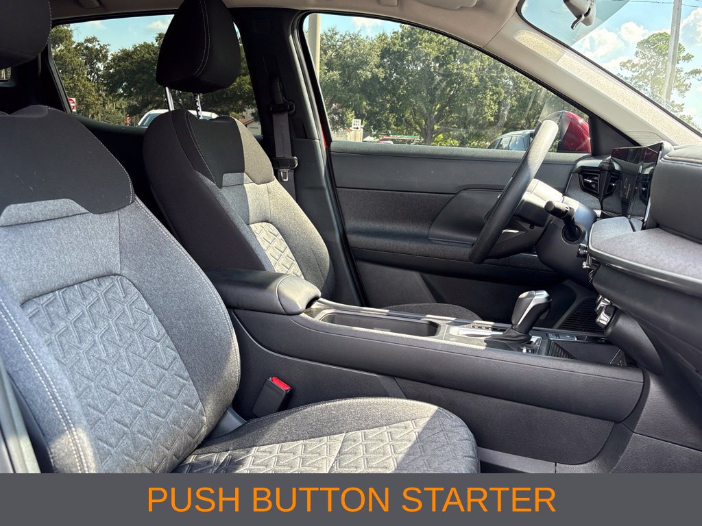 Used 2025 Nissan Kicks SV FWD image 5