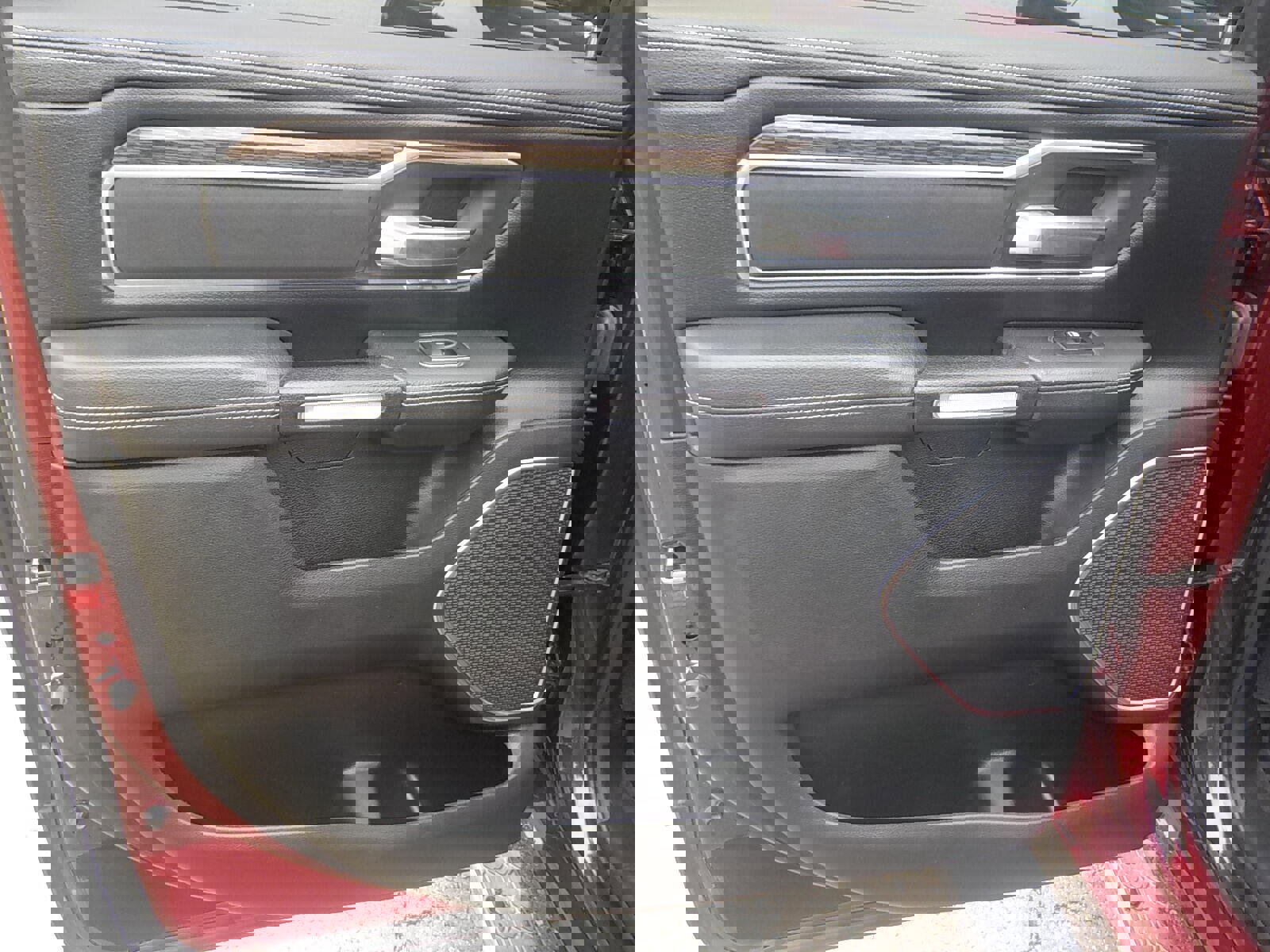 Used 2019 RAM 1500 Laramie image 10