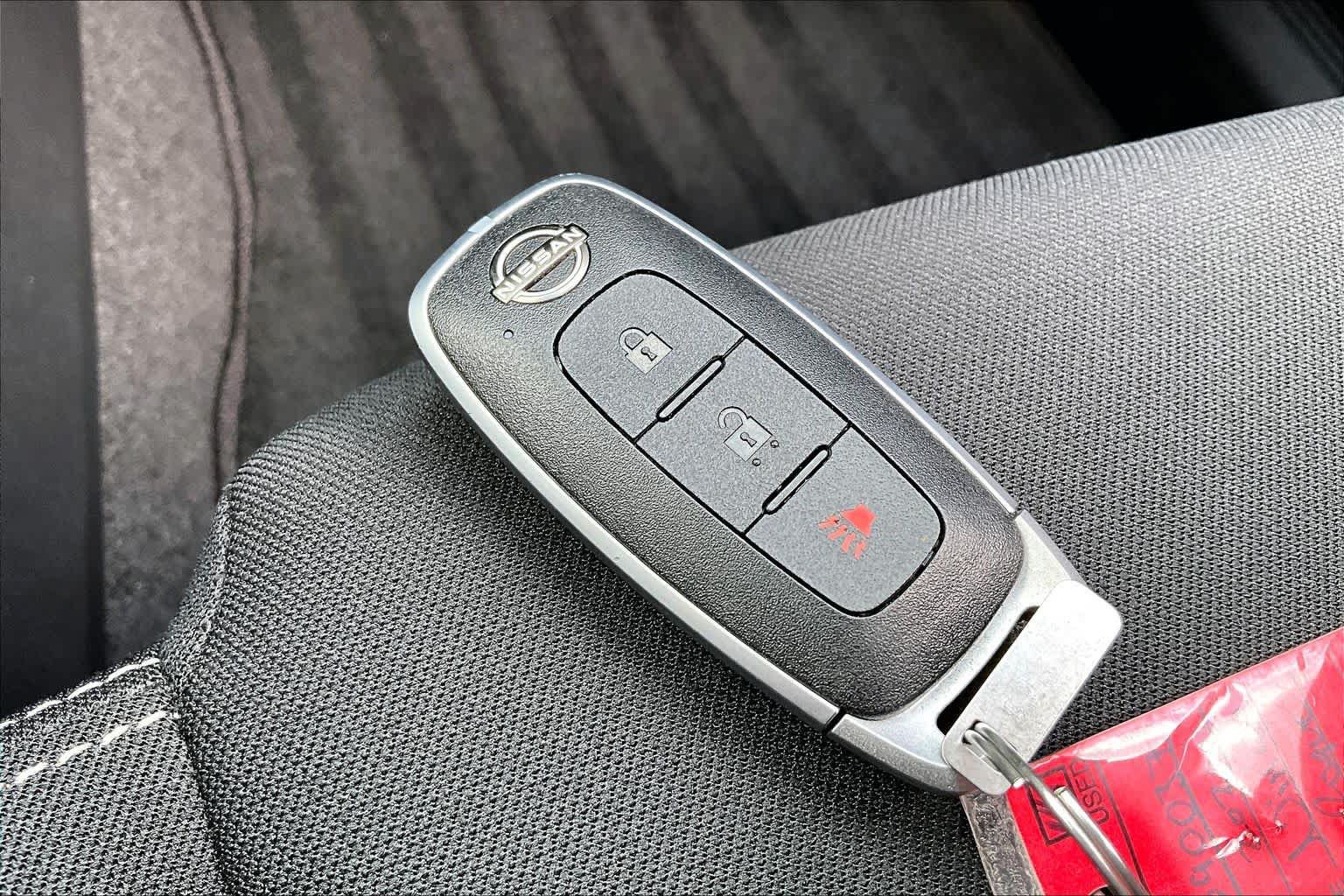 Used 2026 Nissan Rogue S AWD/4WD image 15