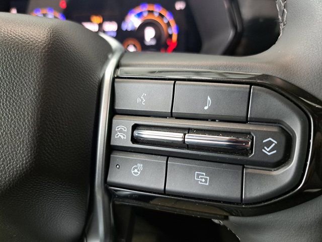 Used 2024 Chevrolet Colorado ZR2 w/ ZR2 Convenience Package III AWD/4WD image 20