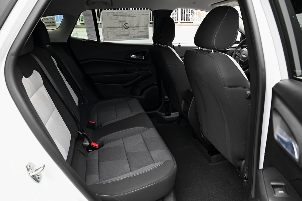 New 2026 Chevrolet Trax LS w/ LS Convenience Package FWD image 29