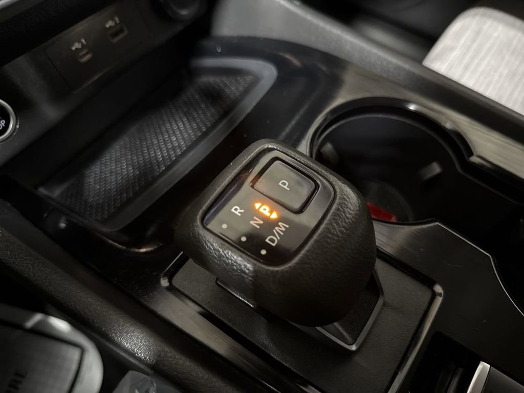 Used 2021 Nissan Rogue SV AWD/4WD image 16