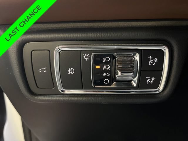 Used 2023 Lincoln Aviator Reserve w/ Equipment Group 201A AWD/4WD image 16