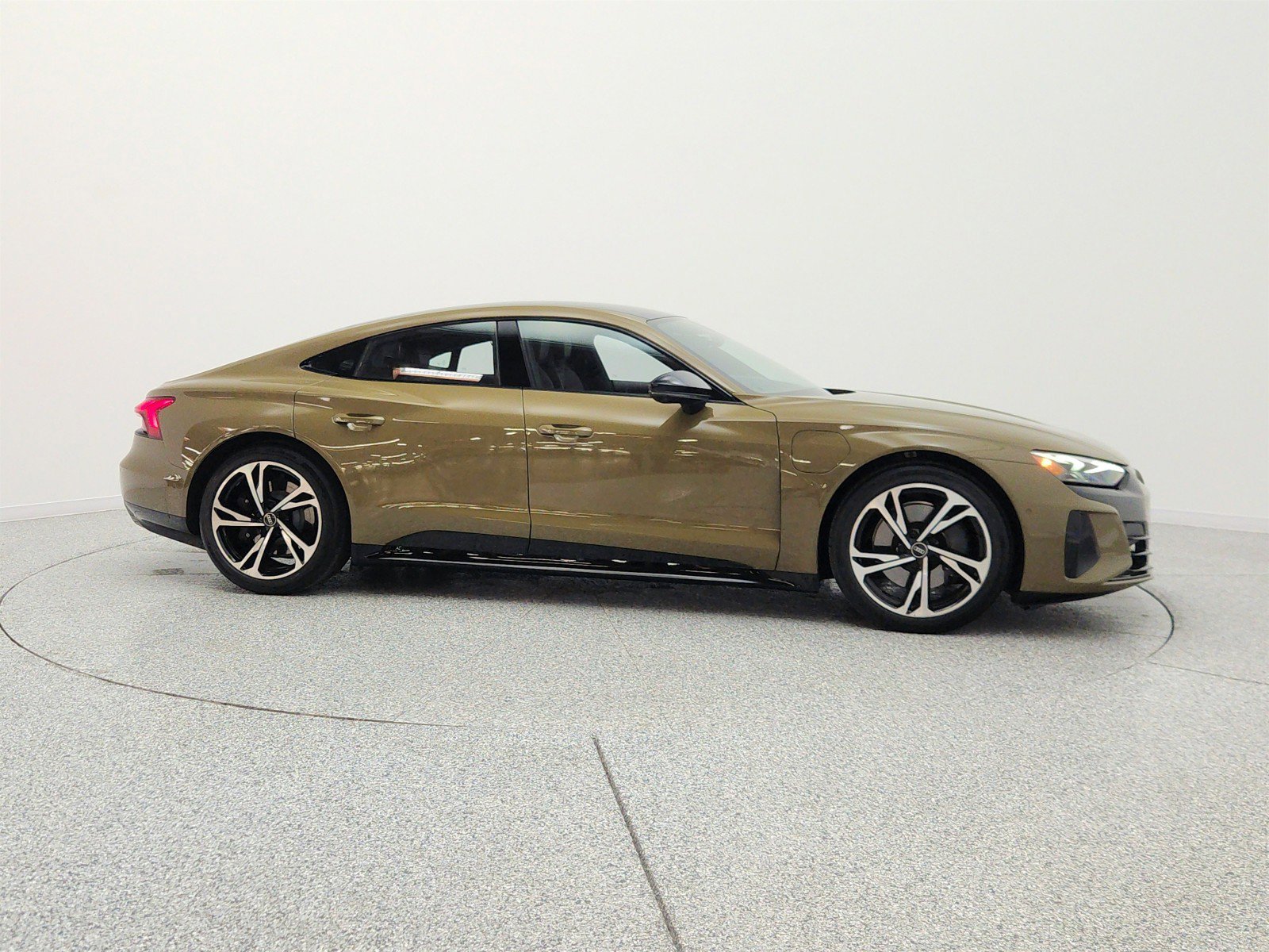 Used 2024 Audi e-tron GT Prestige AWD/4WD image 4