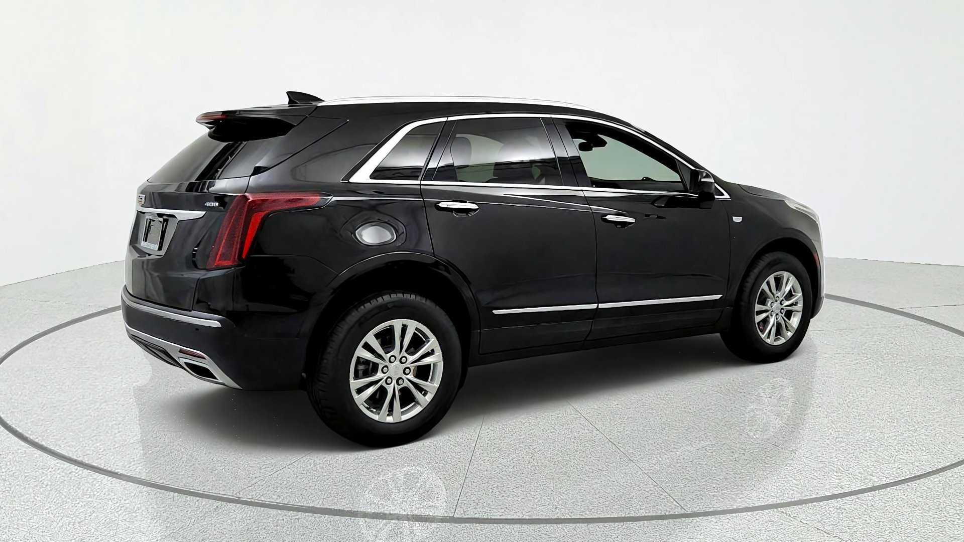 Certified 2020 Cadillac XT5 Premium Luxury w/ LPO, Floor Liner Package FWD image 5