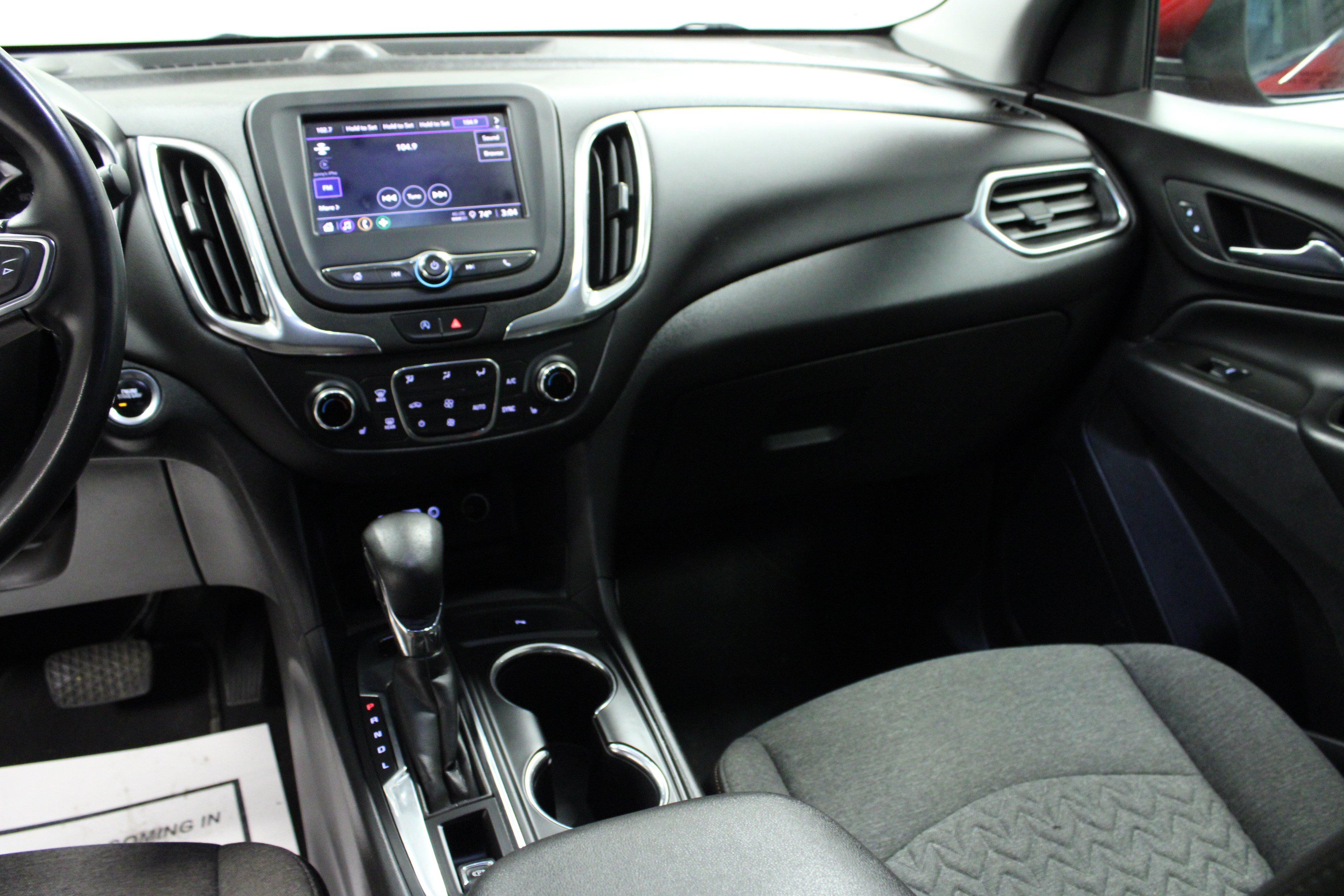 Used 2024 Chevrolet Equinox LT AWD/4WD image 19