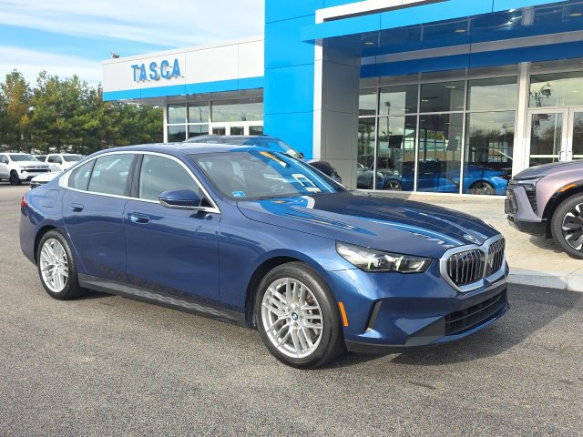 Used 2024 BMW 530i xDrive w/ Convenience Package AWD/4WD image 1