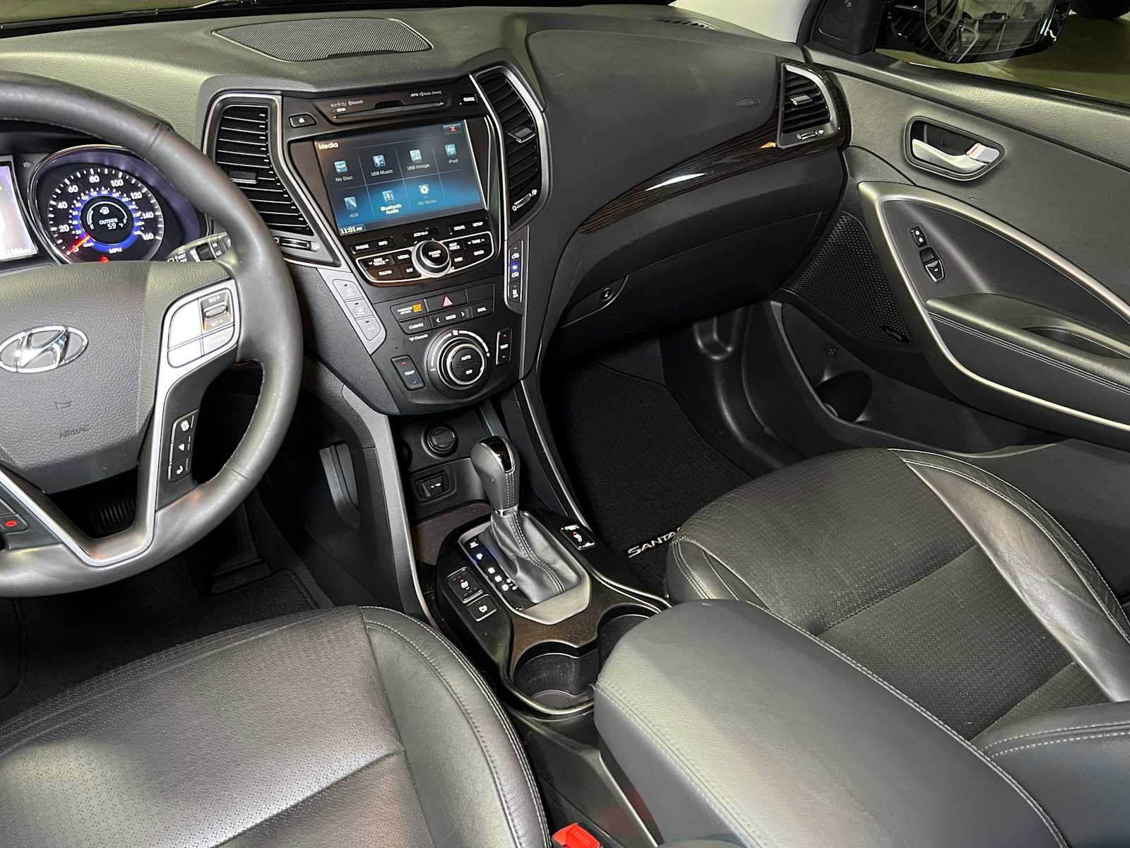 Used 2014 Hyundai Santa Fe Limited w/ Ultimate Package 07 image 40