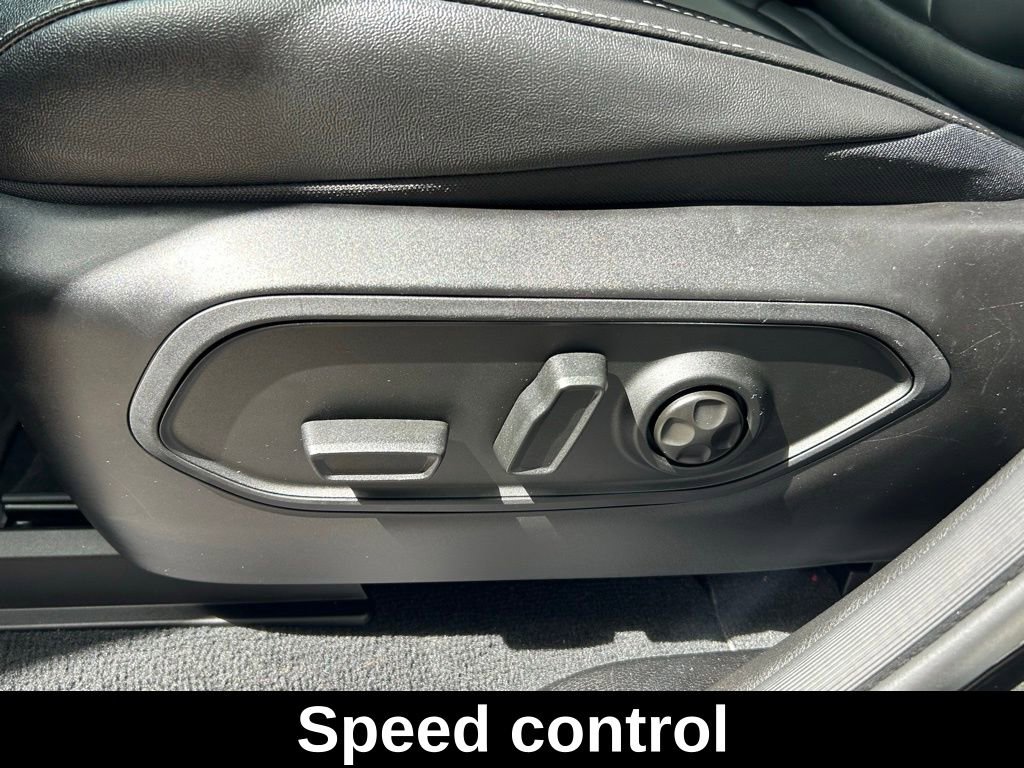 Used 2024 Jeep Grand Cherokee Limited w/ Black Appearance Package image 19