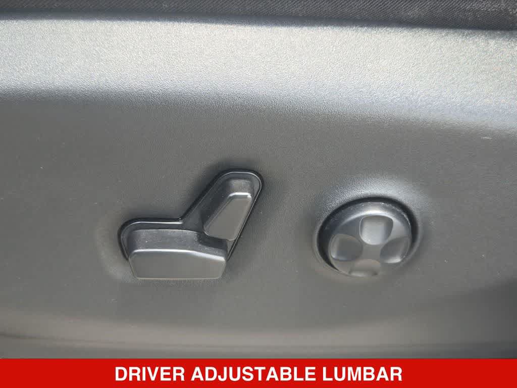 Used 2024 Chrysler Pacifica Touring-L FWD image 16